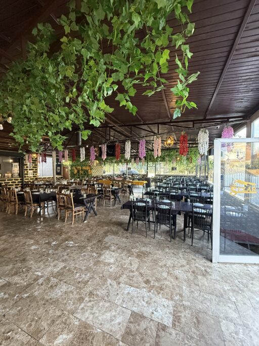 Geniş & Sıcacık Sobalı İç Mekânımız
